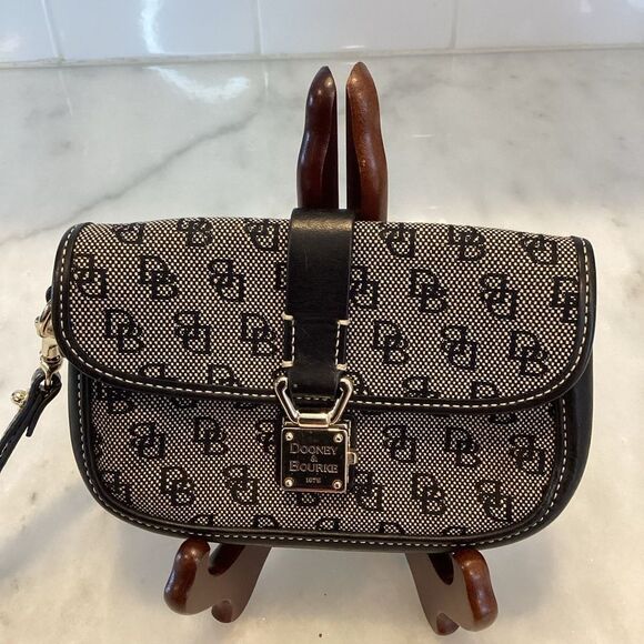 Dooney & Bourke Signature Monogram Logo Clutch Wristlet - Picture 1 of 8